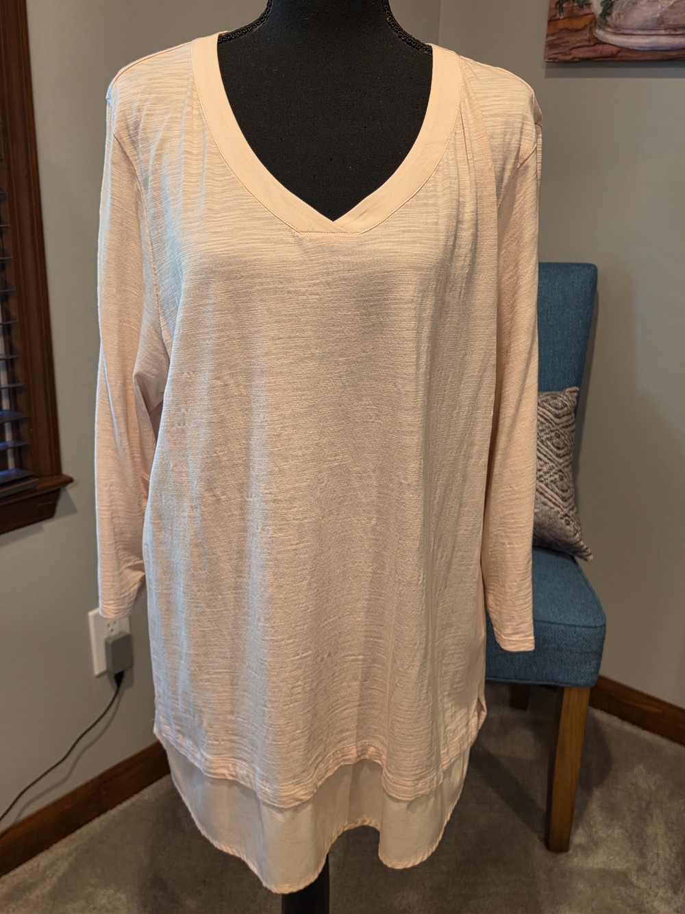 Chico's Light Peach V-Neck Long Sleeve Tunic